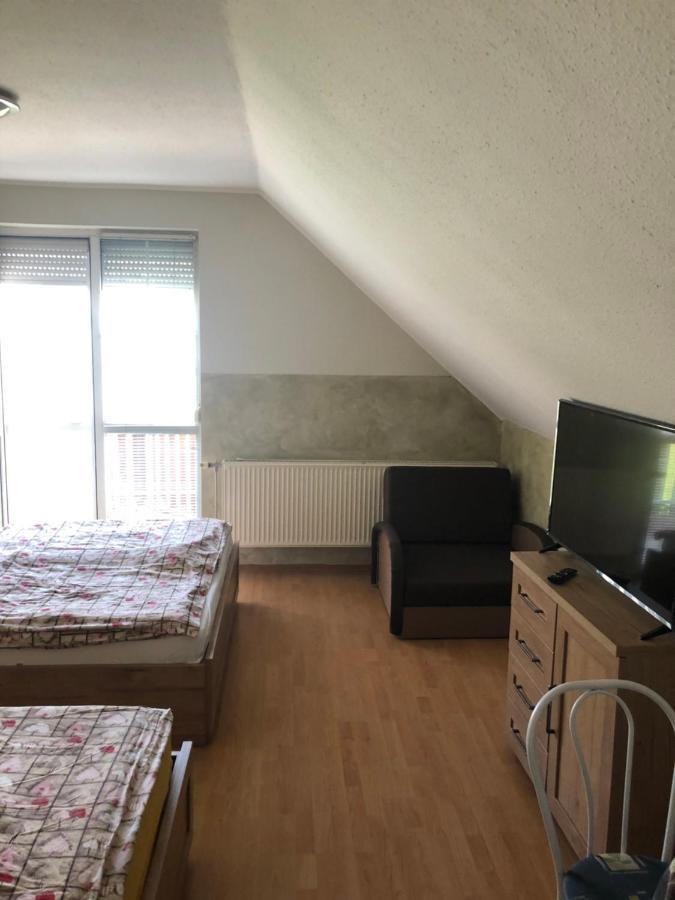 Imre Apartman Hajduszoboszlo Luaran gambar