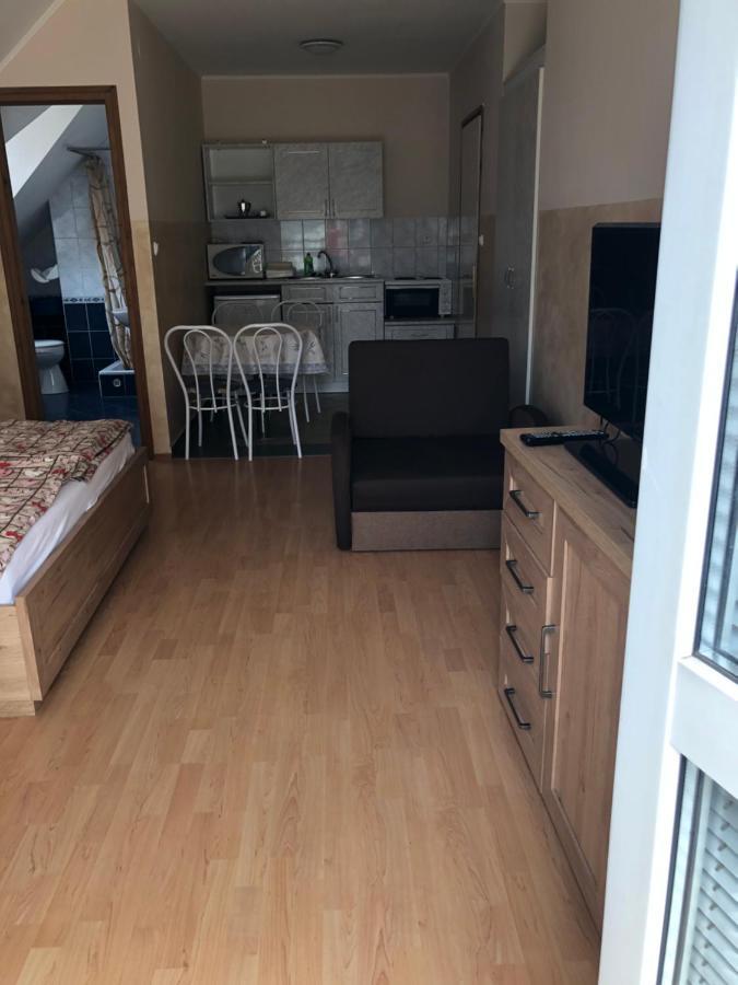 Imre Apartman Hajduszoboszlo Luaran gambar