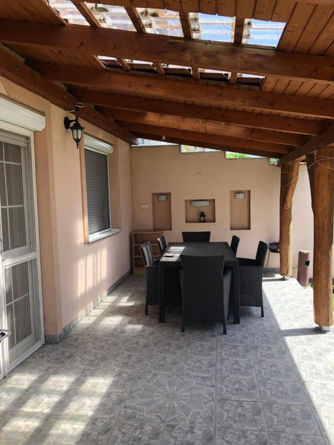 Imre Apartman Hajduszoboszlo Luaran gambar