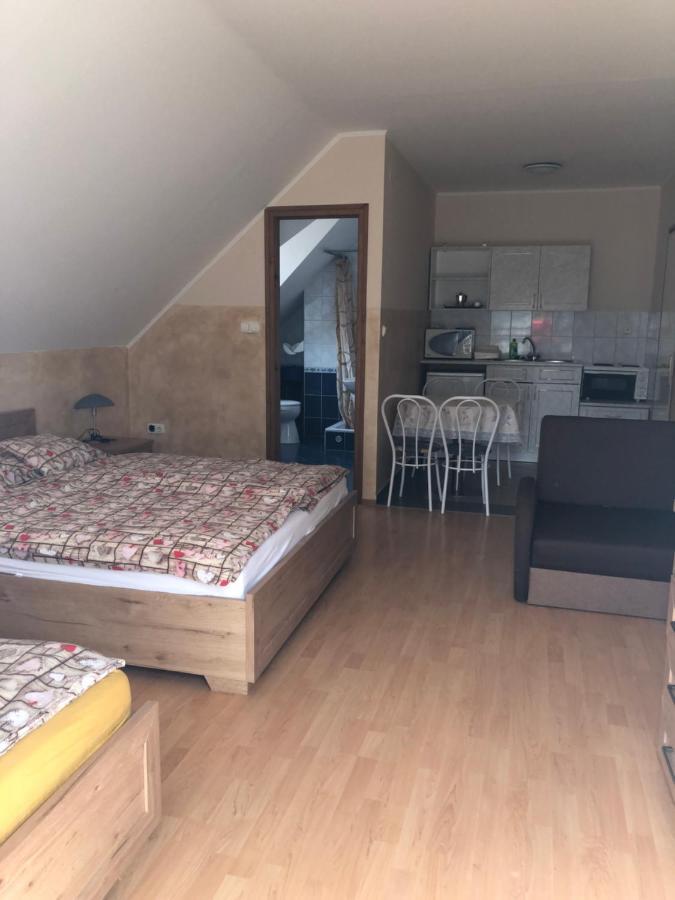 Imre Apartman Hajduszoboszlo Luaran gambar