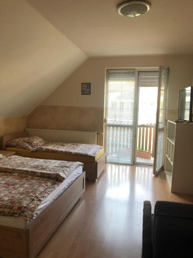 Imre Apartman Hajduszoboszlo Luaran gambar