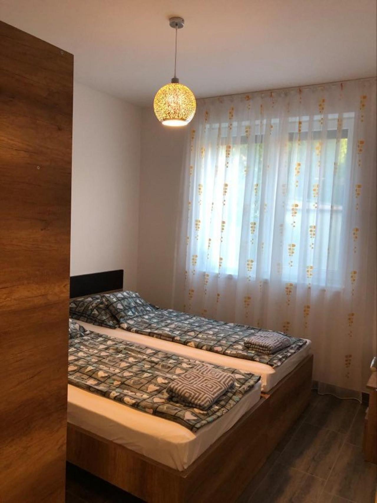 Imre Apartman Hajduszoboszlo Luaran gambar